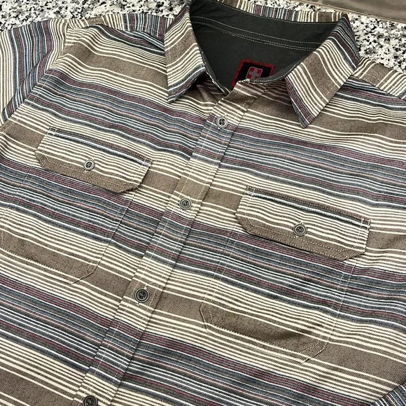 Swisstech Stripped Button Down Shirt- Size Medium - Picture 4 of 6